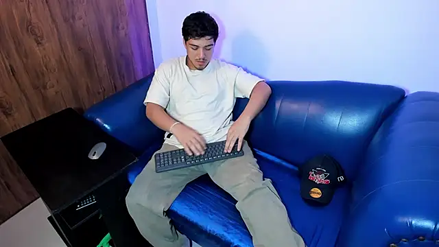 Snapshot of juanmechanic_ chatting on 11.12.25 juanmechanic online show from 11.12.25