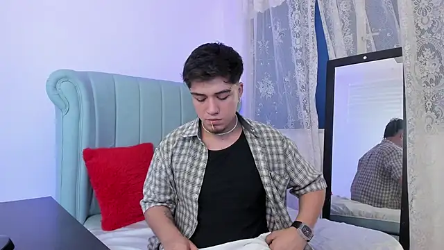 Snapshot of juanmechanic_ chatting on 11.21.25 juanmechanic online show from 11.21.25