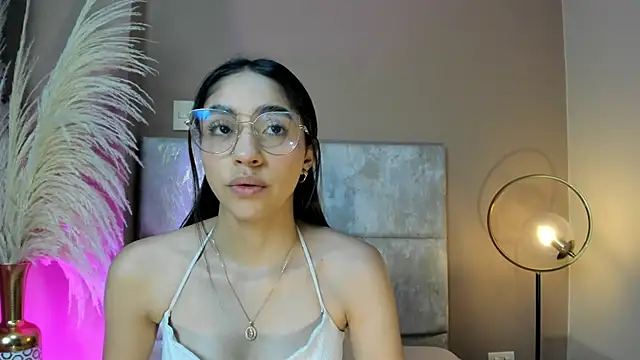 IvyJhons online show from 12.17.25