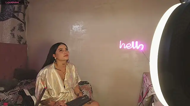 Lali HOtt online show from 04.15.26