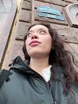 EstaVista online show from 10.18.25