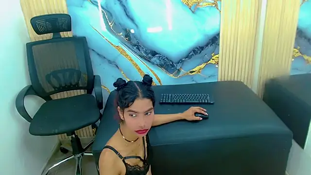 TifannyHott online show from 09.11.25