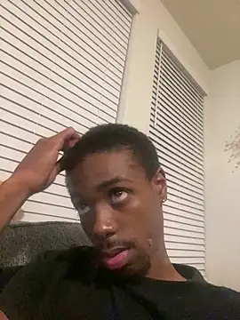 Snapshot of huhgtr chatting on 11.11.25 huhgtr online show from 11.11.25