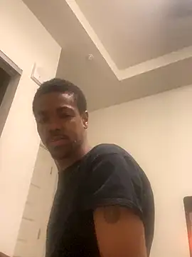 Snapshot of huhgtr chatting on 12.02.25 huhgtr online show from 12.02.25