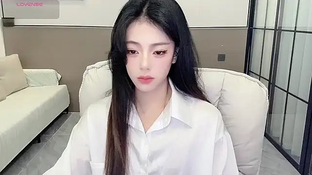 Sandy Uu online show from 09.18.25