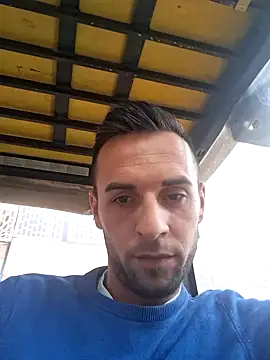 Snapshot of Necunoscutul001 chatting on 09.10.25 Necunoscutul001 online show from 09.10.25