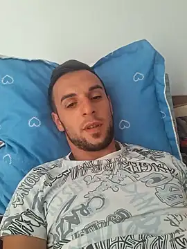 Snapshot of Necunoscutul001 chatting on 09.15.25 Necunoscutul001 online show from 09.15.25