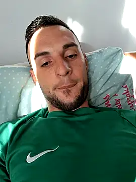 Snapshot of Necunoscutul001 chatting on 09.22.25 Necunoscutul001 online show from 09.22.25