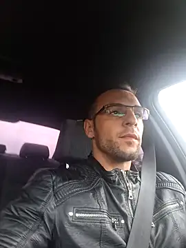 Snapshot of Necunoscutul001 chatting on 10.04.25 Necunoscutul001 online show from 10.04.25