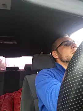 Snapshot of Necunoscutul001 chatting on 10.05.25 Necunoscutul001 online show from 10.05.25