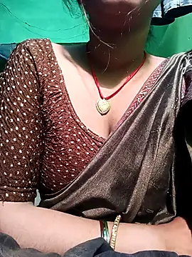 Snapshot of Cutwer chatting on 11.30.25 Cutwer online show from 11.30.25