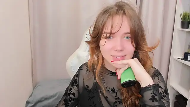 Snapshot of Anabel_Montereau chatting on 09.10.25 Anabel Montereau online show from 09.10.25