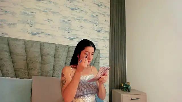 Snapshot of ShanelEvans chatting on 10.29.25 ShanelEvans online show from 10.29.25