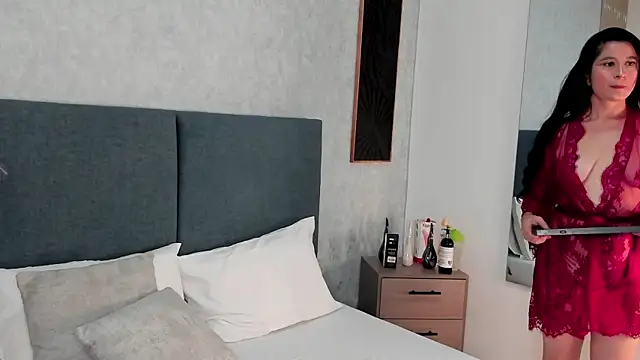 Snapshot of ShanelEvans chatting on 11.12.25 ShanelEvans online show from 11.12.25