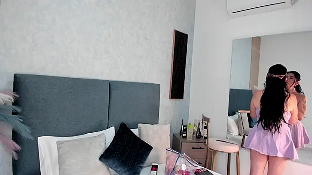 Snapshot of ShanelEvans chatting on 11.13.25 ShanelEvans online show from 11.13.25