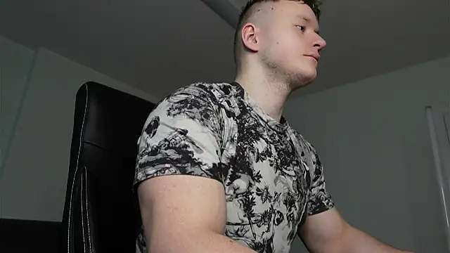 Snapshot of Richard_Dullas chatting on 04.07.26 Richard Dullas online show from 04.07.26