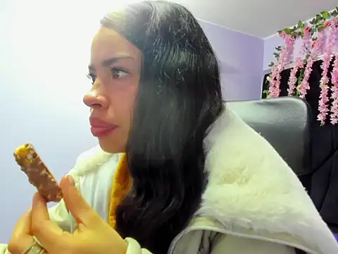 Nanis James online show from 02.18.26