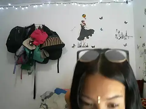 Snapshot of Thalia_220 chatting on 11.22.25 Thalia 220 online show from 11.22.25