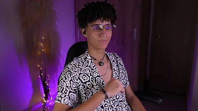 Snapshot of Afro_god_ chatting on 05.31.26 Afro god online show from 05.31.26