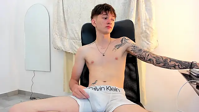 Snapshot of jake_kylee chatting on 10.23.25 jake kylee online show from 10.23.25