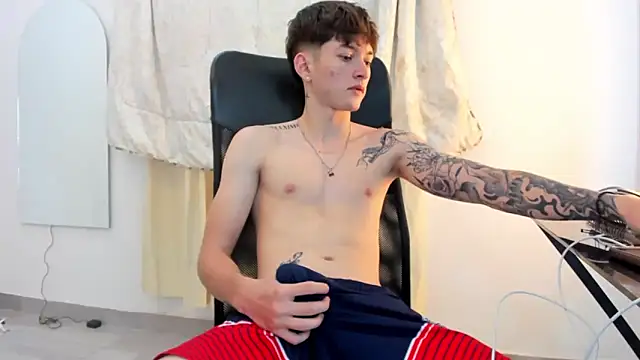 Snapshot of jake_kylee chatting on 10.27.25 jake kylee online show from 10.27.25