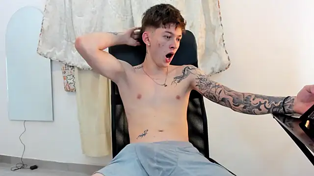 Snapshot of jake_kylee chatting on 11.05.25 jake kylee online show from 11.05.25