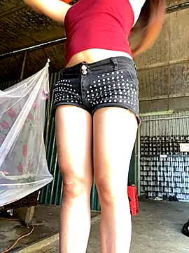 Huong-Ly online show from 10.05.25