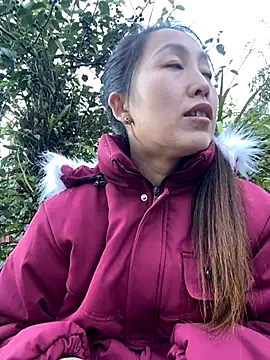 Huong-Ly online show from 11.30.25