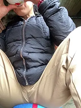 Huong-Ly online show from 12.17.25