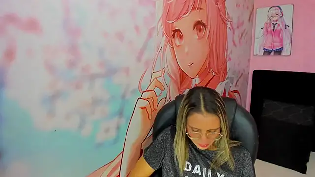 StarletTays online show from 10.26.25