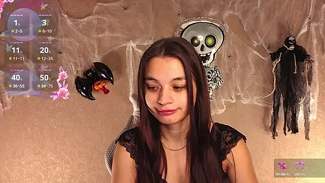 Leila Hefner online show from 10.14.25