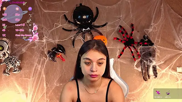 Leila Hefner online show from 10.16.25