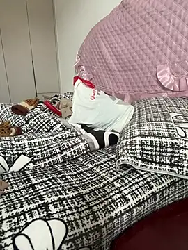 crhong666 online show from 02.21.26