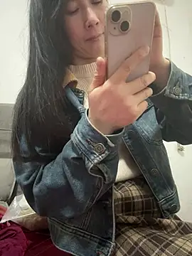 crhong666 online show from 04.04.26