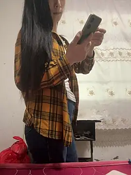 crhong666 online show from 04.12.26