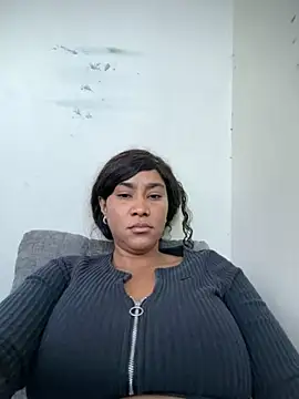 LuckyKhloe online show from 10.29.25