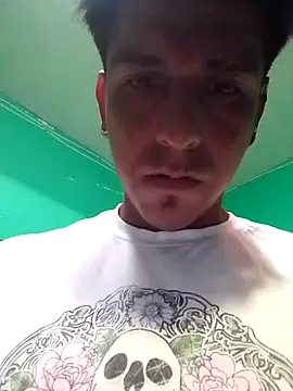 Snapshot of TragicAirplane168 chatting on 11.15.25 TragicAirplane168 online show from 11.15.25