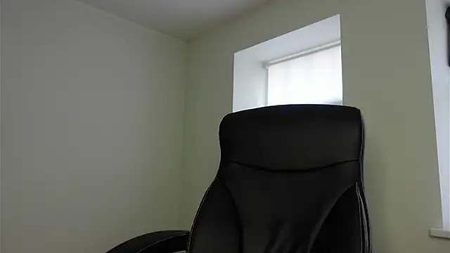 Laura Chaplin online show from 03.22.26