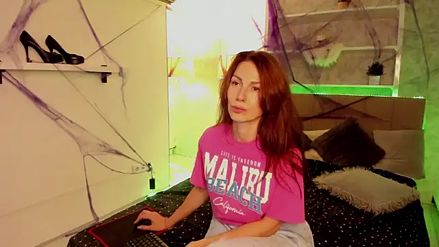 IsabelKiss online show from 11.04.25