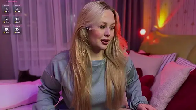 Estella Elwood online show from 03.06.26