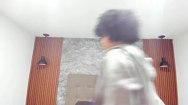 Snapshot of delaylacruz chatting on 10.18.25 delaylacruz online show from 10.18.25