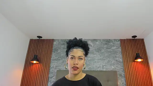 Snapshot of delaylacruz chatting on 10.21.25 delaylacruz online show from 10.21.25