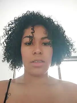 Snapshot of delaylacruz chatting on 10.24.25 delaylacruz online show from 10.24.25