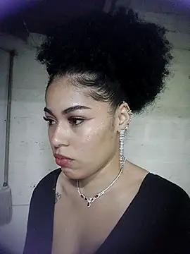 Snapshot of delaylacruz chatting on 11.11.25 delaylacruz online show from 11.11.25