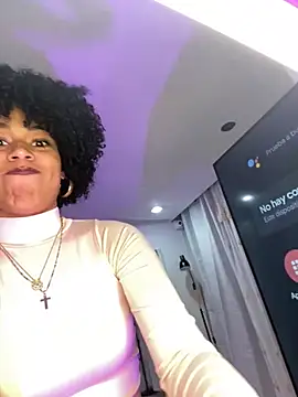 Snapshot of delaylacruz chatting on 11.25.25 delaylacruz online show from 11.25.25