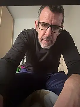 Snapshot of gigolobcn chatting on 02.10.26 gigolobcn online show from 02.10.26