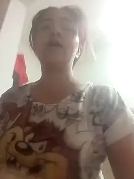 Snapshot of tany90 chatting on 02.14.26 tany90 online show from 02.14.26