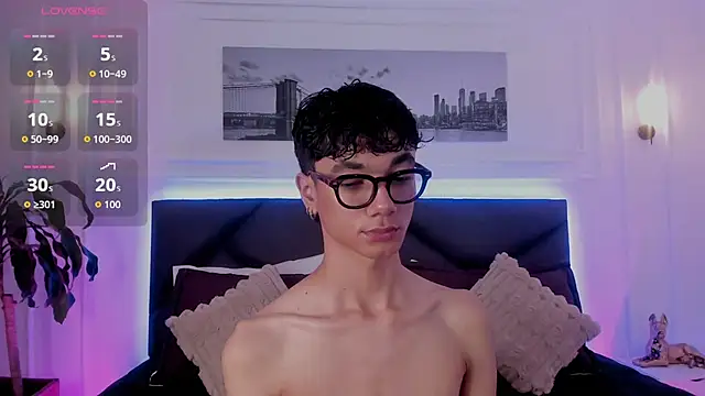 Phillicious   online show from 11.01.25