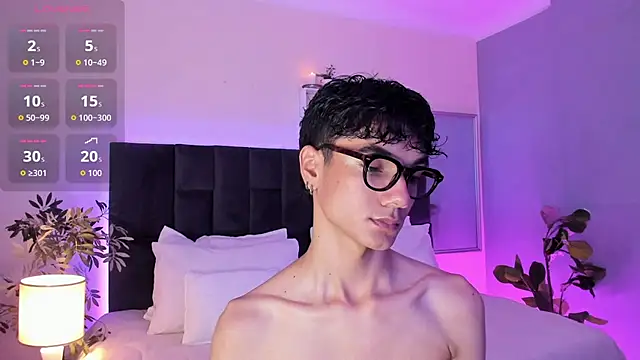 Phillicious   online show from 11.07.25