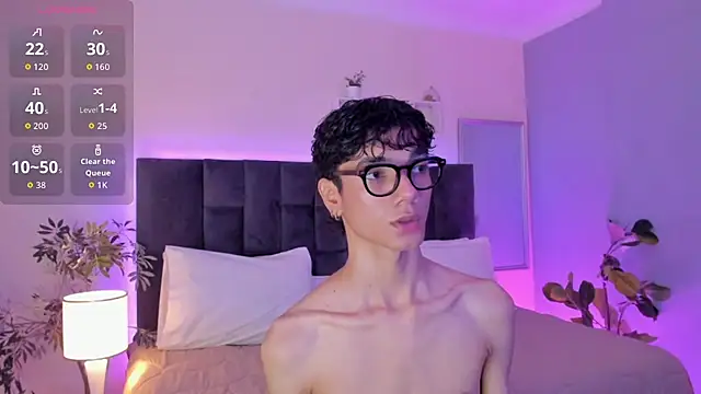 Phillicious   online show from 12.02.25